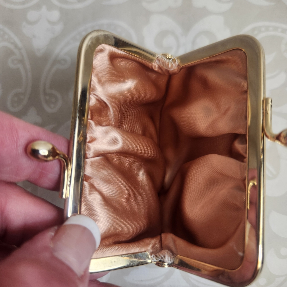 Vintage Gold and Tan Coin Purse - Picture 3 of 5